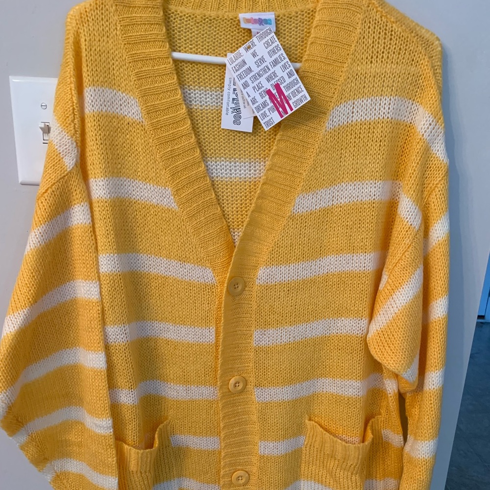 Medium Lularoe Lucille Sweater